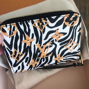 Louis Vuitton small zippy Wallet - jungle print